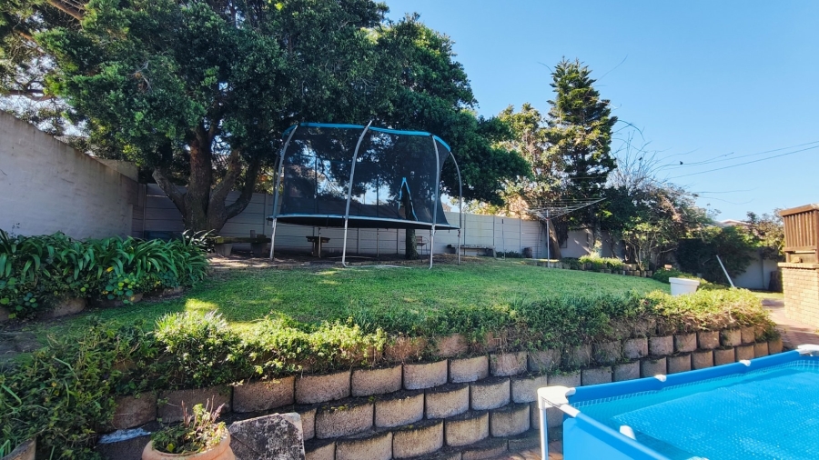 5 Bedroom Property for Sale in Dana Bay Western Cape